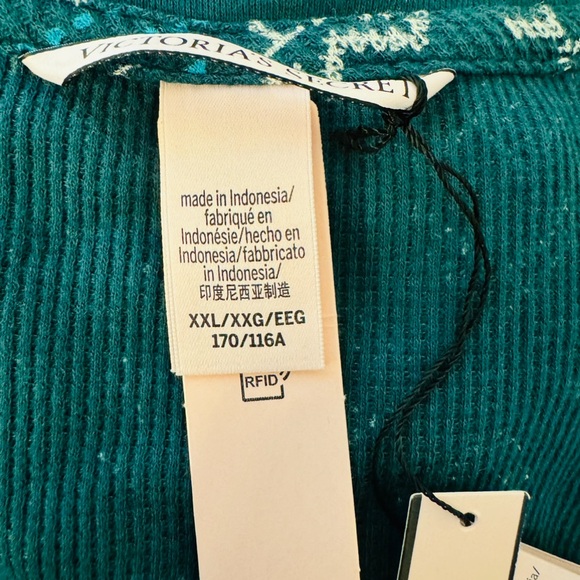 Victoria's Secret Pajama Thermal Holiday Top & Warm Cotton Pants - Picture 9 of 9